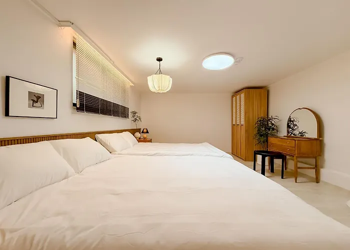 Yeonhui Near Hongdae & Itaewon * Seul